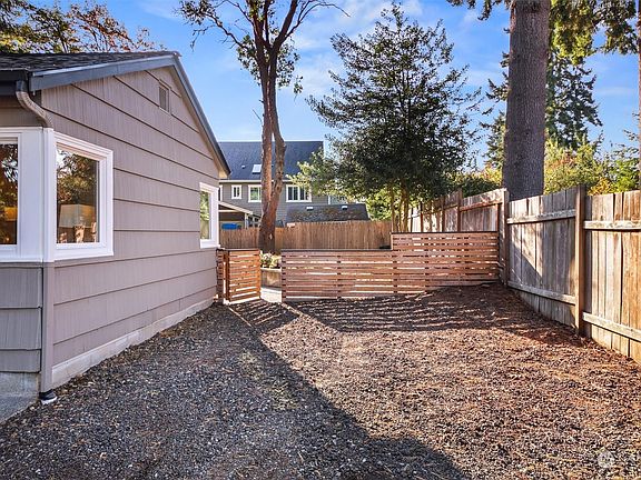 3rd image of 20407 Dayton Avenue N