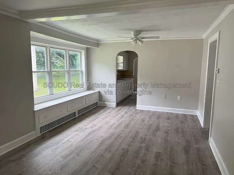 2723 Lathrop Ave — Photo 3