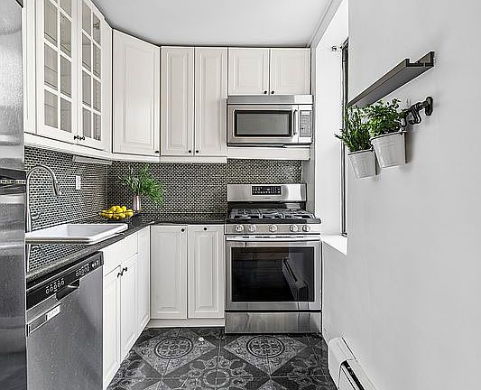 5th image of 2108 Dorchester Rd APT 3D