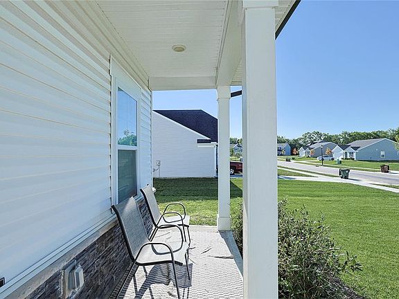 3rd image of 1502 Knightsbridge Ct