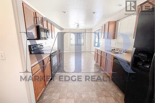 22693 N Davis Way Photo 1