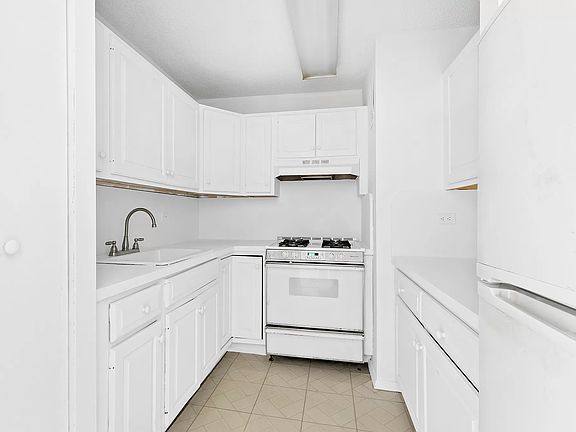 5th image of 100 Beekman St APT 10H