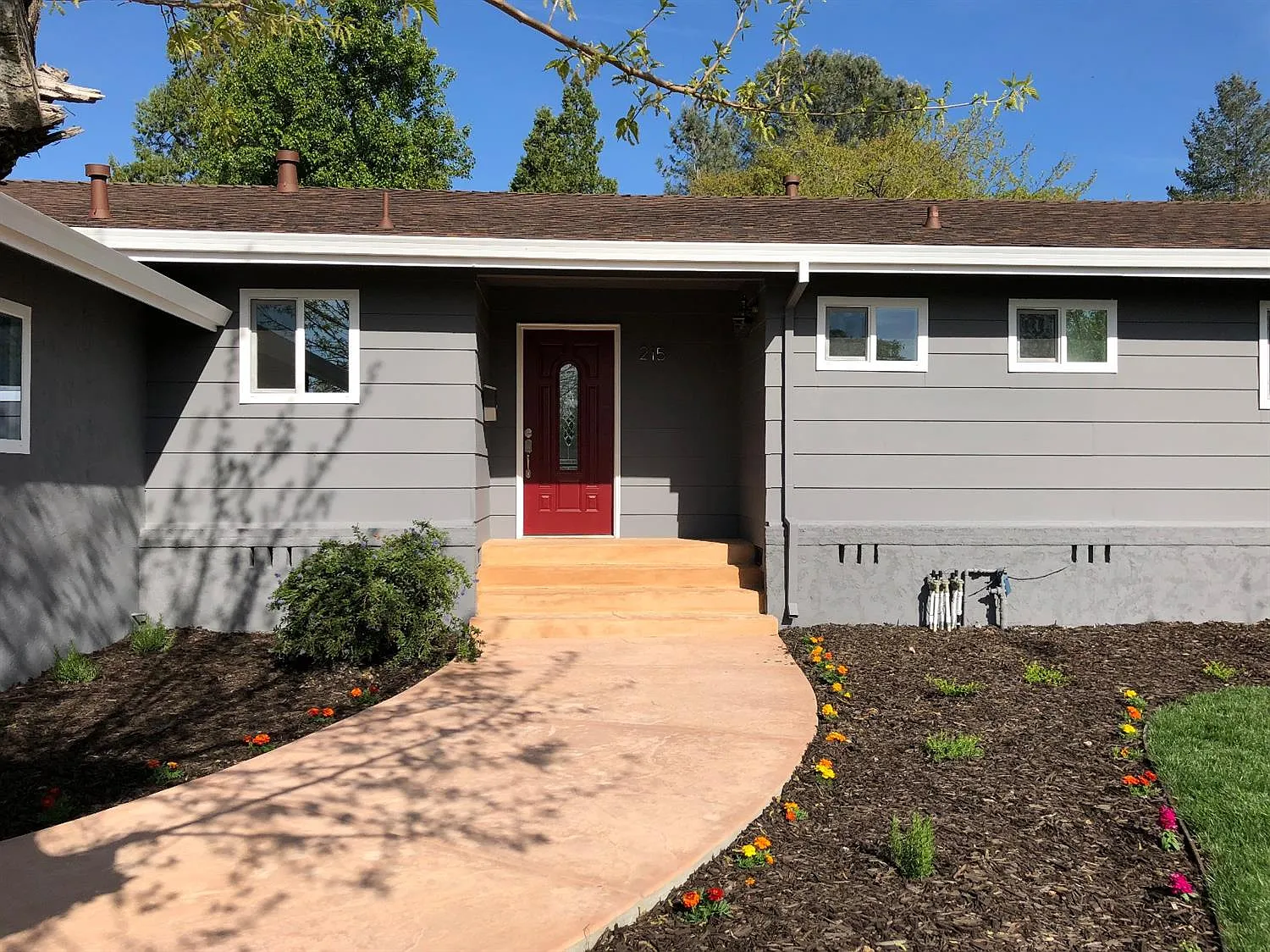 215 Ginger Dr photo 1