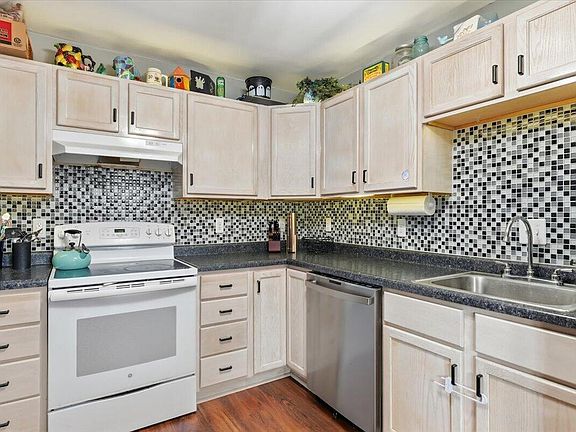 5th image of 937 N 26th St