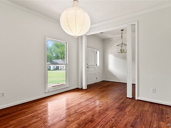 5th image of 7701 Drake Cir