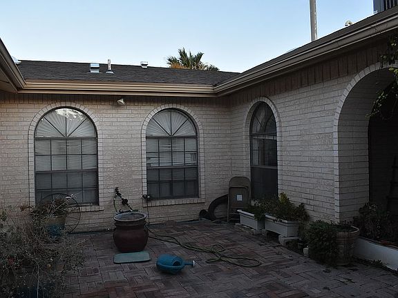 3rd image of 1694 Daniels Ln