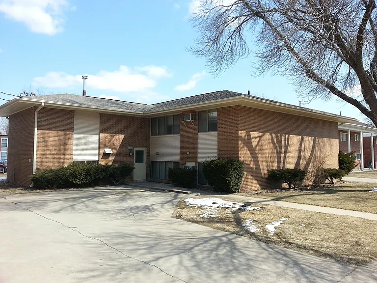2714 Wayne Ave — Photo 2