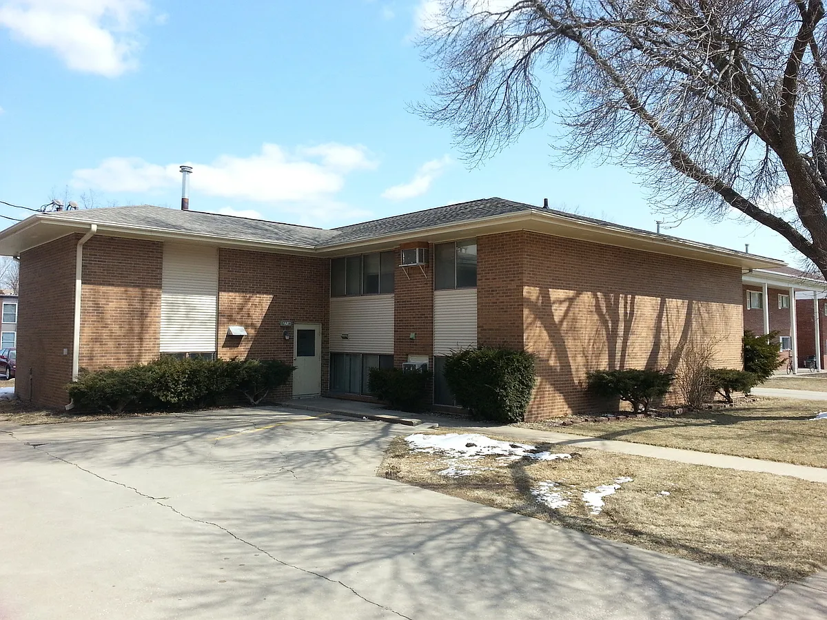 Building Photo - 2714 Wayne Ave
