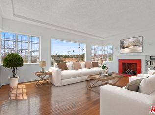 5320 Valley Ridge Ave, Los Angeles, CA 90043