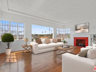 5320 Valley Ridge Ave, Los Angeles, CA, 90043