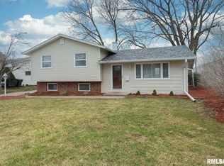 417 W 44th St, Davenport, IA 52806