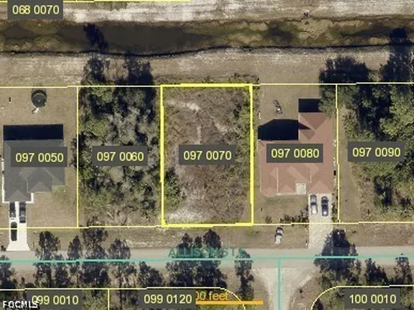 625 Allison St E, Lehigh Acres, FL 33974