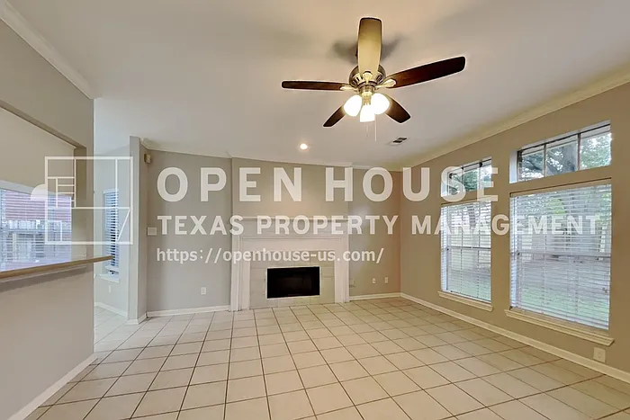 7711 Thorncreek Way — Photo 3
