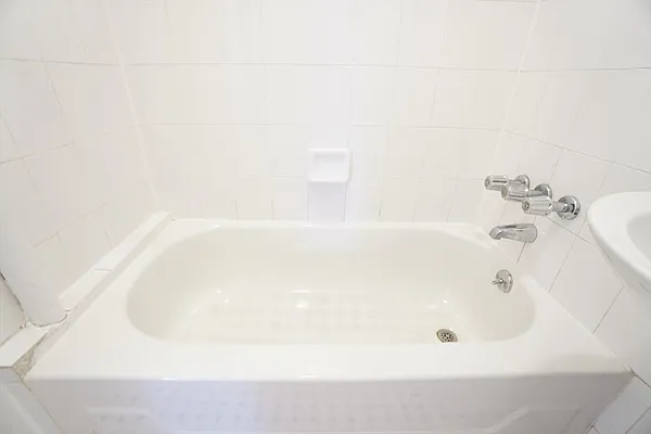 Rented by Renetta Real Estate | media 67