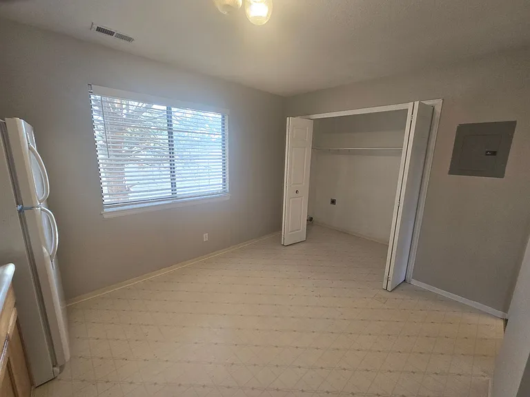 80 Blackburn Ln — Photo 6