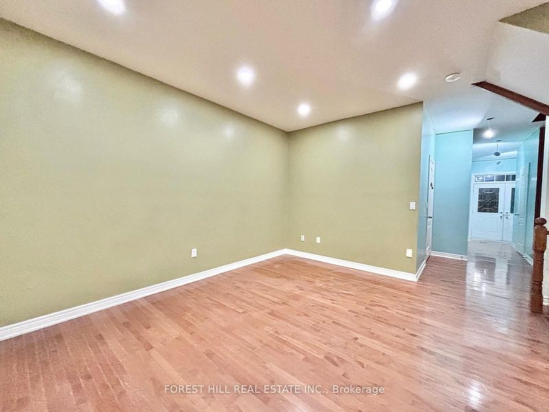 Brampton House for rent - 3 Bedrooms — photo 8