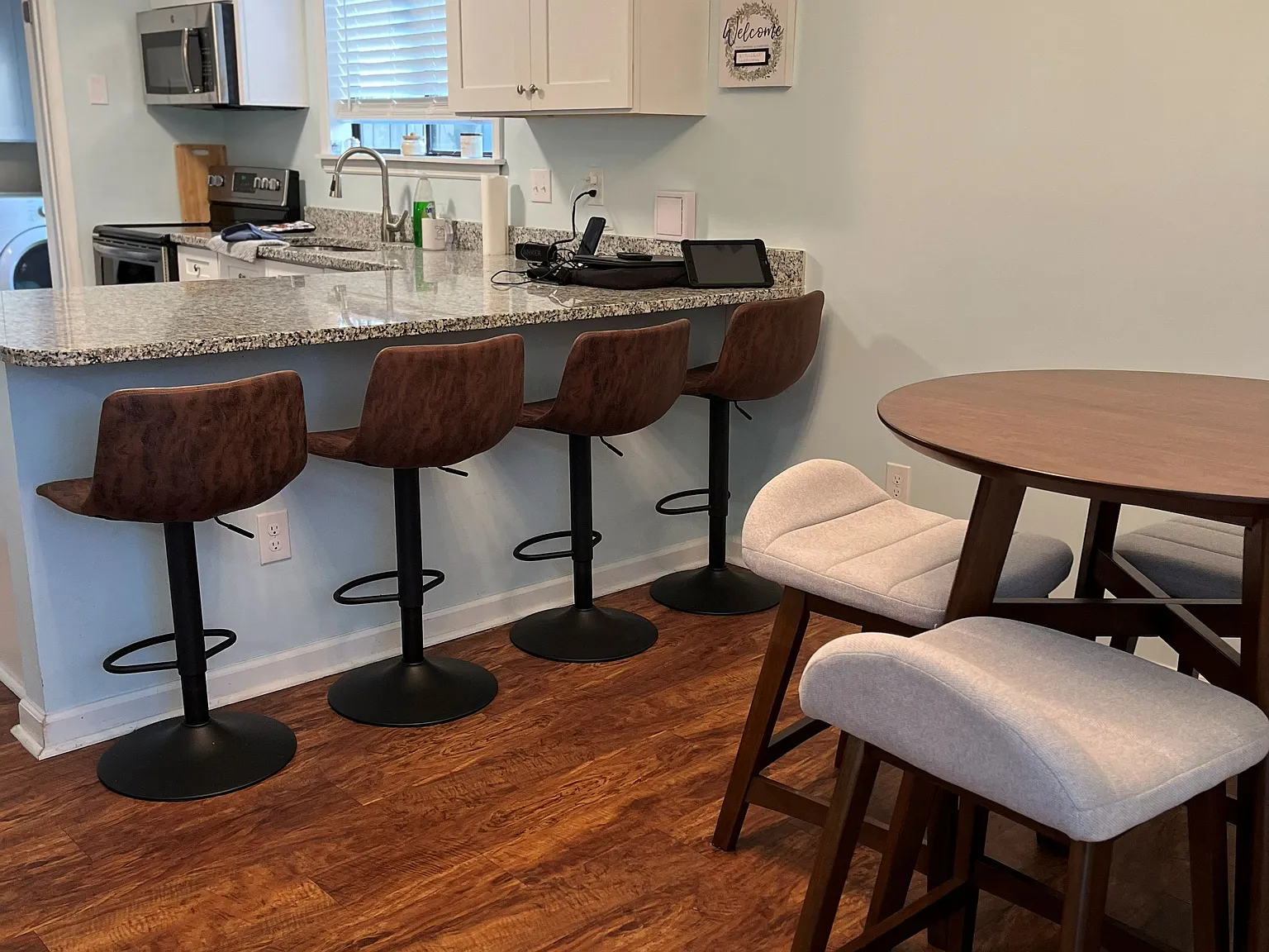 3 bed, 1400 sqft, $4,000 — Photo 4