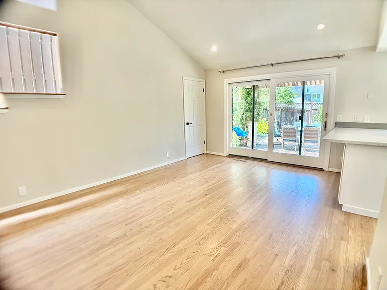 1405 Cree Rd — Photo 6