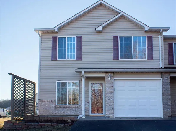 1821 Woodland Trl, Farmington, MO 63640