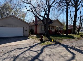 820 S 20th St, Herrin, IL 62948