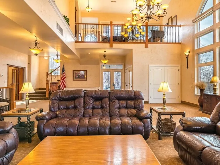 236 S Aileen Way — Photo 18