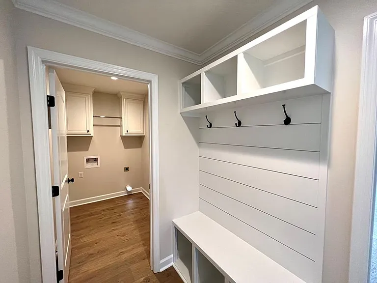 4024 Landings Cir — Photo 9