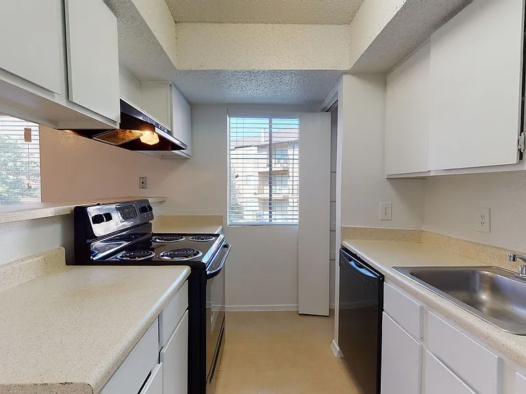 Addison Apartments at the Park — Photo 216