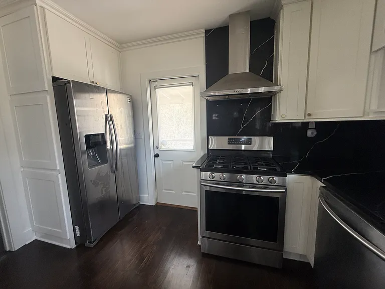 1232 Almont Dr SW — Photo 8
