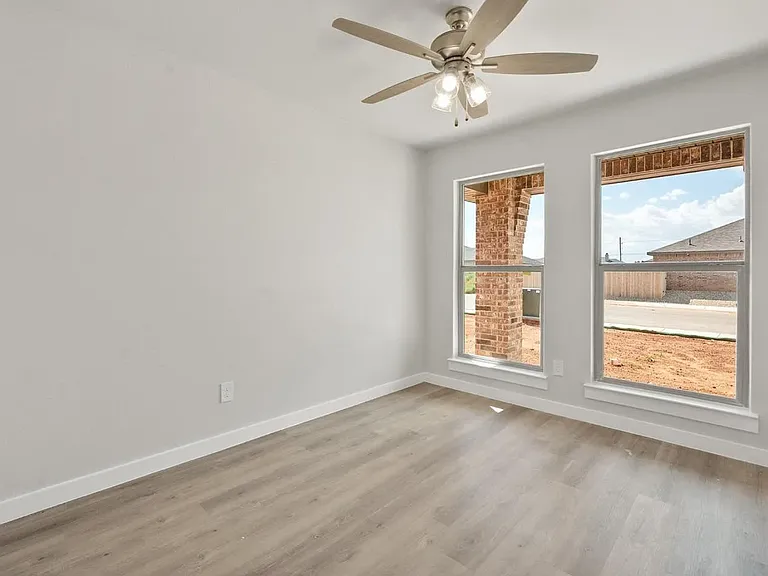 2504 Abbeville Ave — Photo 18
