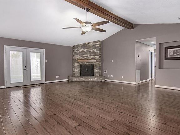 4th image of 2418 Taylor Ln