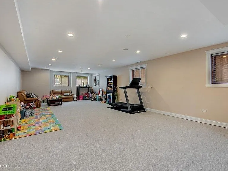1560 Florence Ave — Photo 19