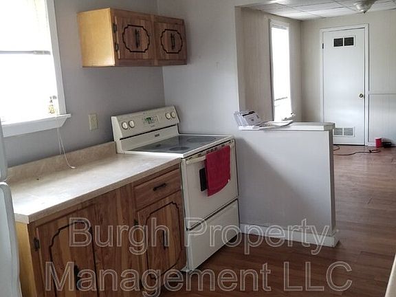 4th image of 426 2nd St #1/2