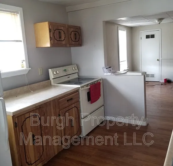 426 2nd St #1/2 — Photo 4