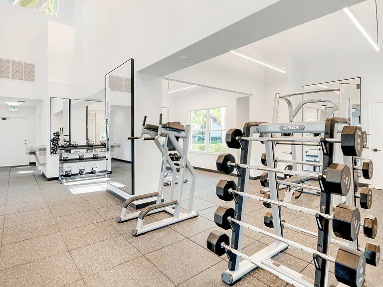Sheridan Ocean Club Apartments — Photo 34