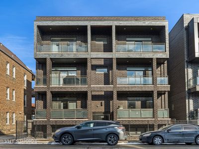 3620 W Diversey Ave #2E, Chicago, IL, 60647