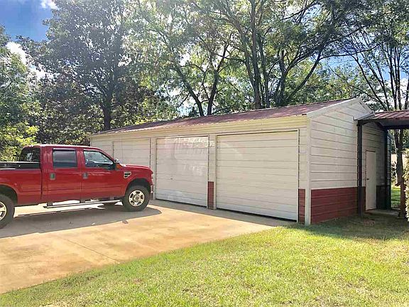 2nd image of 204 Park Ln