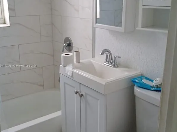 1254 NW 100th St, Miami, FL 33147