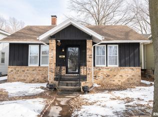 1310 S 5th St, Pekin, IL