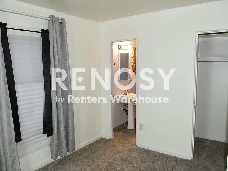2532 E Adams St #8 — Photo 3