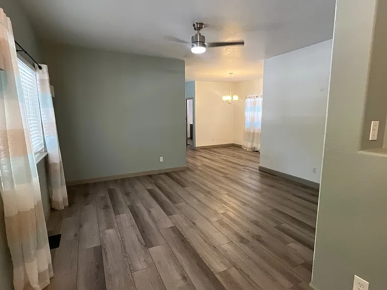317 Victoria St — Photo 16