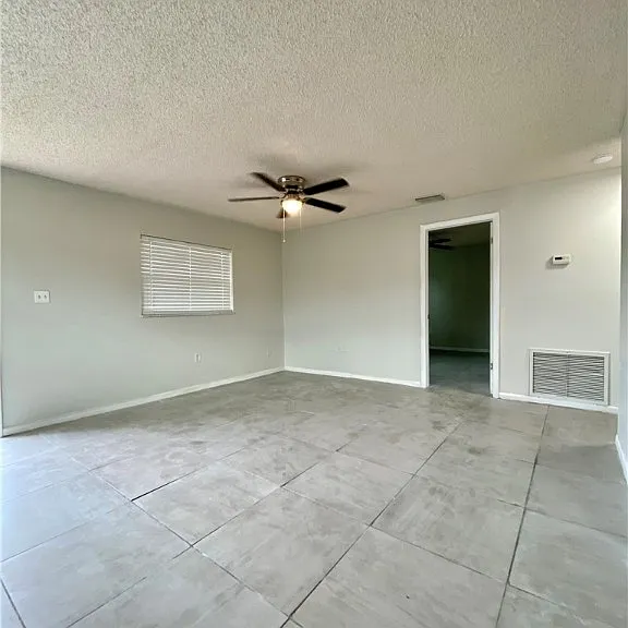 1534 Oak Dr — Photo 5
