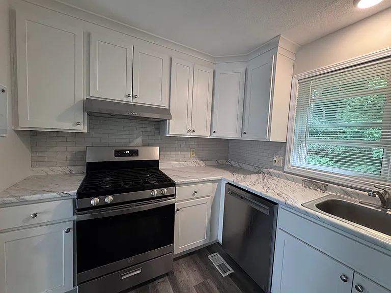 168 Pine St #5 — Photo 2