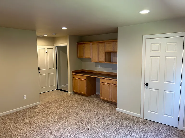 2402 N Ridgeview Ln #1 — Photo 5