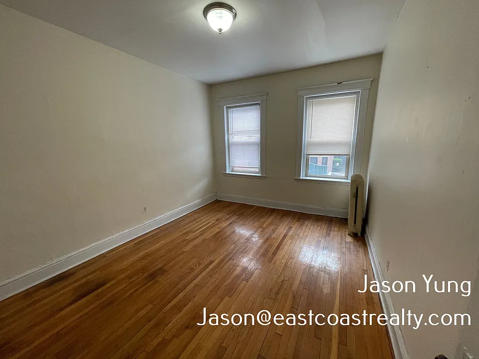 27 Queensberry St #2