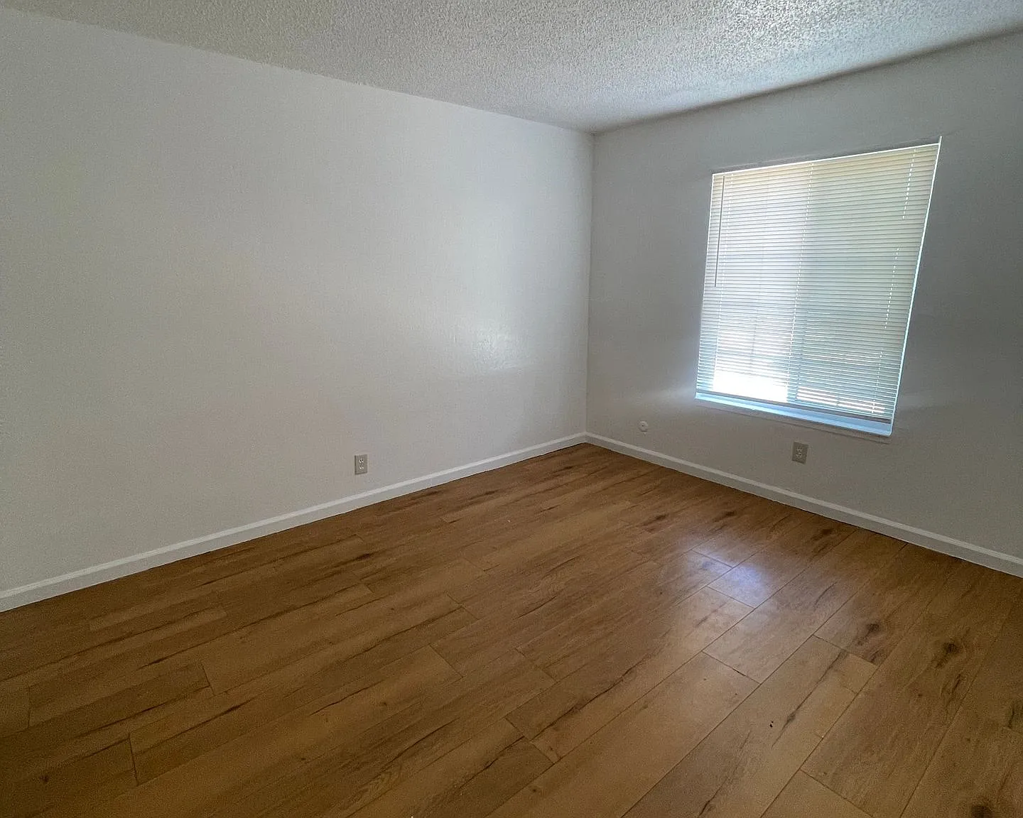 Hillside Apartments — Photo 4