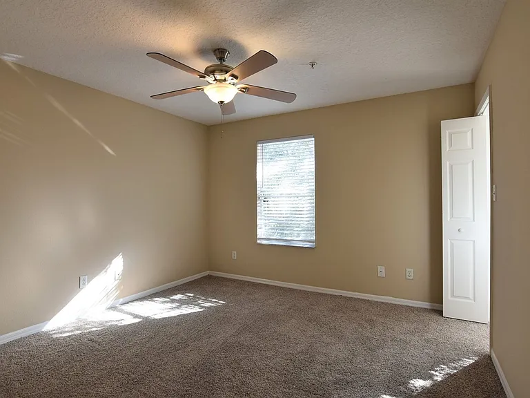 1066 Dolphin Dr — Photo 16