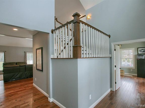 4th image of 2796 Norton Lawn St