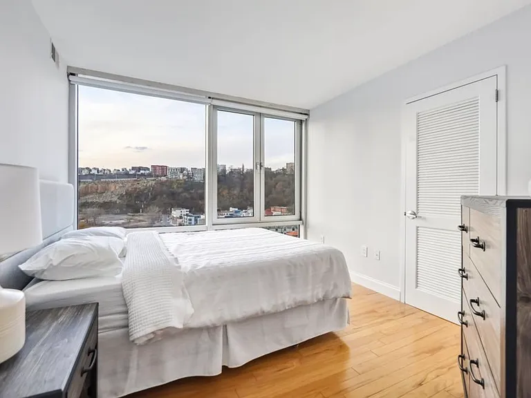 1702 Park Ave #401 — Photo 4