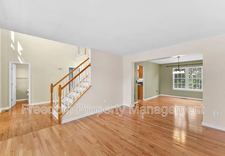 9140 Worthington Dr — Photo 13