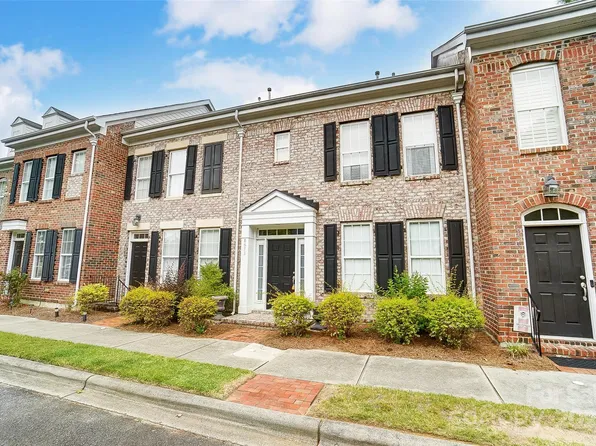 8673 Beaver Creek Dr, Charlotte, NC 28269